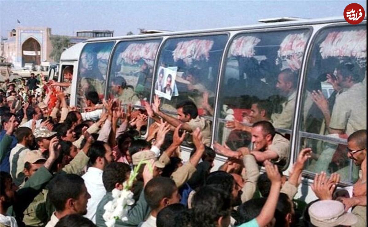 تصاویر؛ سفر در زمان؛ مرداد ۱۳۶۹؛ بازگشت اسرا به میهن