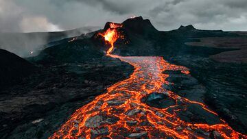 (عکس) تصاویر جالب از فوران آتشفشان در ایسلند