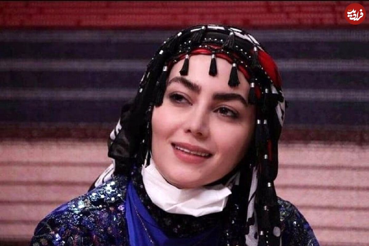 (عکس) چهره طبیعی و تیپ جدید «روژان» سریال نون خ در کنار دوست صمیمی اش