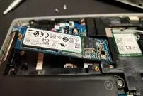 چرا کار با لپ‌تاپ روی تخت، عمر حافظه SSD را کاهش می‌دهد؟