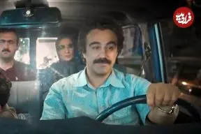 عکس| سفر در زمان؛ «نقی» یک سال بعد سریال پایتخت 7 به همراه پسرش در یک نمایشگاه خودرو