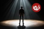 «اثر نورافکن» چیست؟ چرا فکر می‌کنیم دیگران دارند به ما توجه می‌کنند؟