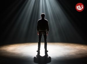 «اثر نورافکن» چیست؟ چرا فکر می‌کنیم دیگران دارند به ما توجه می‌کنند؟