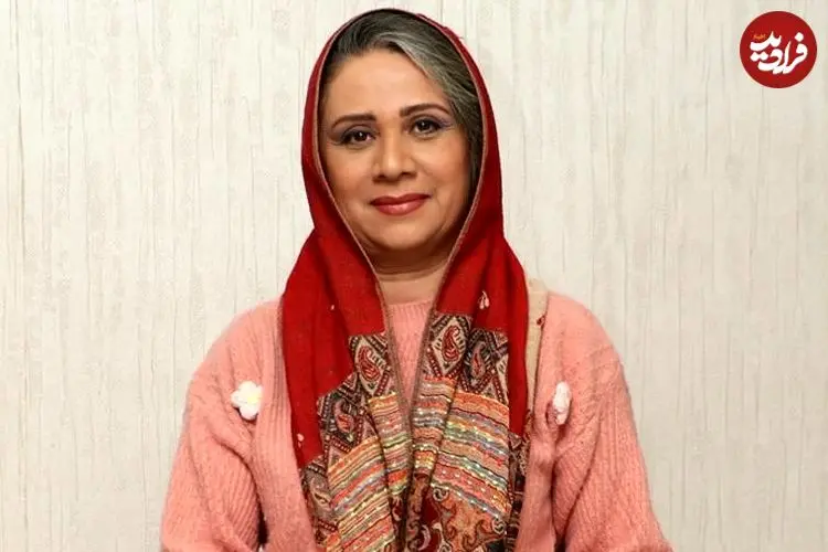 عکس| سفر زمان؛ چهرۀ «فلورا سام» 36 سال قبل در پشت‌صحنه سریال «مهر و ماه»