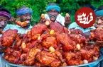 ببینید| غذای روستایی در هند؛ پخت مرغ کامل پر شده با تخم مرغ آب‌پز در طبیعت