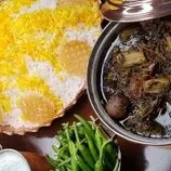 ببینید| غذای روستایی در ایران؛ پخت خورشت کرفس در روستایی سرسبز در شمال