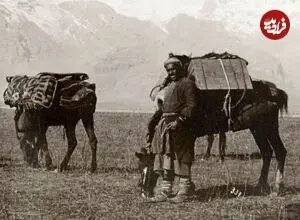 عکس| سفر در زمان؛ تصویری از تجار و کاروان شترهای شان در یک قرن قبل