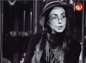 عکس| سفر در زمان؛ «جمیله فردین» بر سر مزار برادرش «محمدعلی فردین»؛ سال 1403