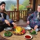 ببینید| غذای روستایی در ایران؛ پخت پلو با مرغ سوخاری و سیب زمینی سرخ کرده