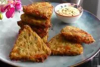 (ویدئو)  طرز تهیه کوکو سیب زمینی با پنیر پیتزا، ساده و خوشمزه 