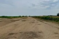 ببینید تصاویر رودخانه‌های خشک شده در گیلان؛ حالا دیگر به جای قایق موتوری، موتور سیکلت‌ها در آنها حرکت می‌کنند!