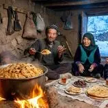 ببینید| غذای روستایی در افغانستان؛ پخت قابلی پلو آتشی در غار