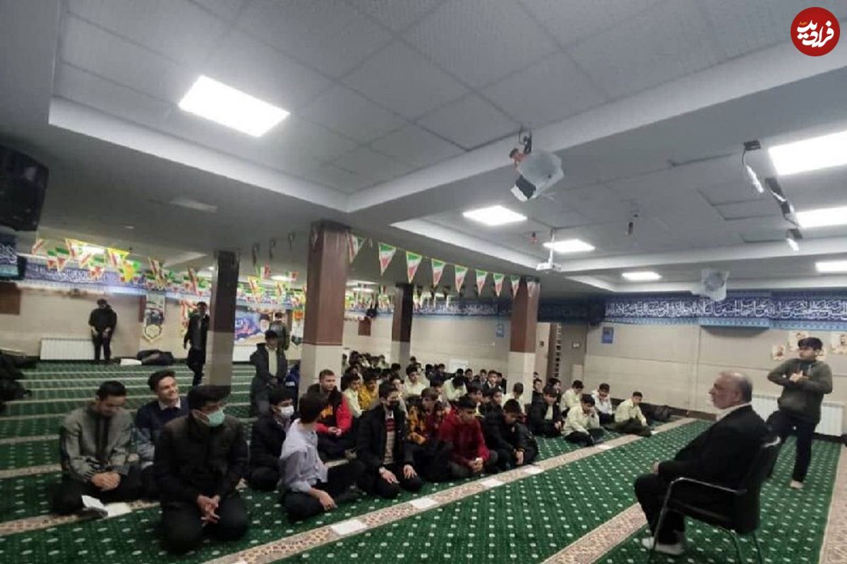 خلبان بازنشسته محله فردوس؛ محبوب نسل «زد»