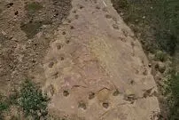کشف ردپای 130 میلیون سالۀ دایناسوری که یک پایش می‌لنگیده است