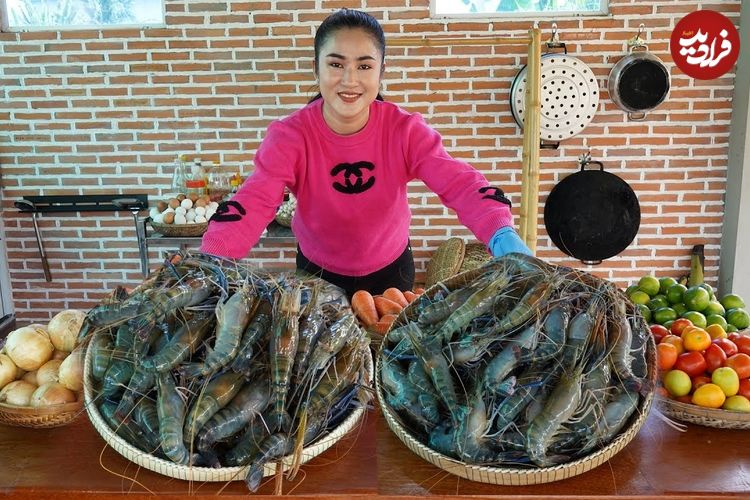 ببینید؛ غذای روستایی در چین؛ پخت یک غذای سنتی با میگو و سبزیجات