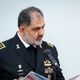 عکس؛ سفر به تاریخ؛ «امیر شهرام ایرانی، فرمانده نیروی دریایی» در کنار فرزند خردسال شهید؛ سال 1401
