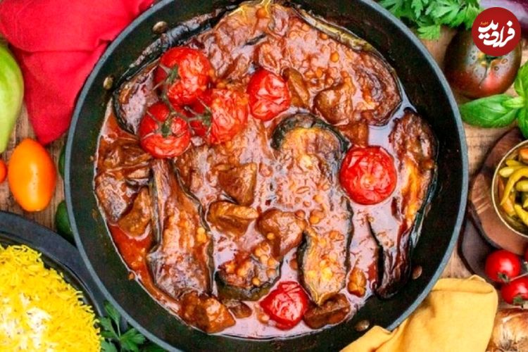 طرز تهیه خوراک گوجه بادمجان ساده با طعمی بی‌نظیر