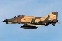 (ویدئو) لحظه دیدنی سوخت‌گیری بمب‌افکن F-4E نیروی هوایی ارتش ایران
