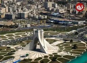 عکس| سفر زمان؛ عبور درشکه از یکی از دروازه‌های تهران؛ 98 سال قبل