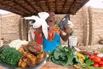 ببینید| غذای روستایی در کنیا؛ پخت یک غذا سنتی با گوشت کبوتر و سبزیجات