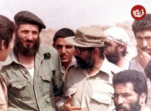 عکس؛ سفر به تاریخ؛ «شهید چمران» در کنار «چریک‌های جنوب شهر تهران» در جبهه