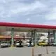 عکس| سفر به ایران قدیم؛ نمایی از «پمپ بنزین کارخانه قند اصفهان» در سال 1340