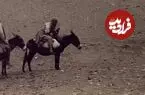عکس| سفر زمان؛ سه مرد خرسوار در جادۀ منجیل در دوران قاجار