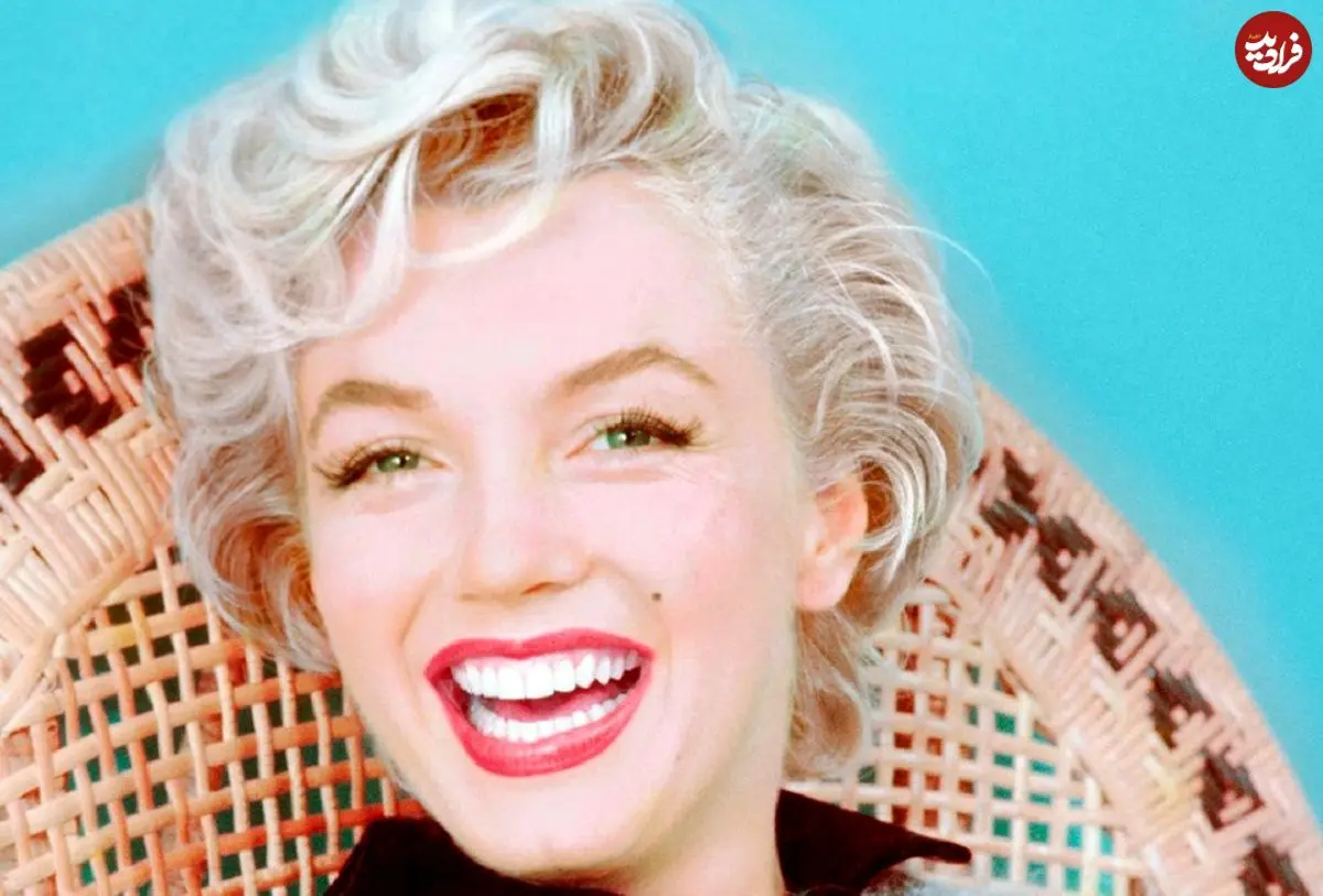 عکس| سفر در زمان؛ «مرلین مونرو 20 ساله» در حال نوشیدن قهوه در کالیفرنیا؛ سال 1324