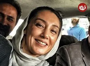 عکس| سفر زمان؛ «هدیه تهرانی» در حال گریم شدن در پشت‌صحنۀ «دنیا»؛ 25 سال قبل