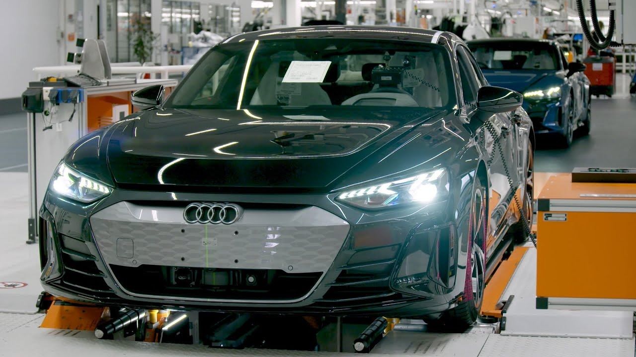 (ویدئو) خودروهای شگفت انگیز آئودی چگونه در کارخانه تولید می شوند؟