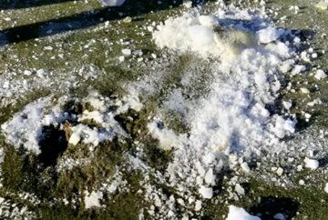 (عکس) سقوط یک گلوله یخ بزرگ از آسمان