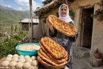ببینید| غذای روستایی در ایران؛ پخت نان تافتون و بربری در تنور به روش سنتی