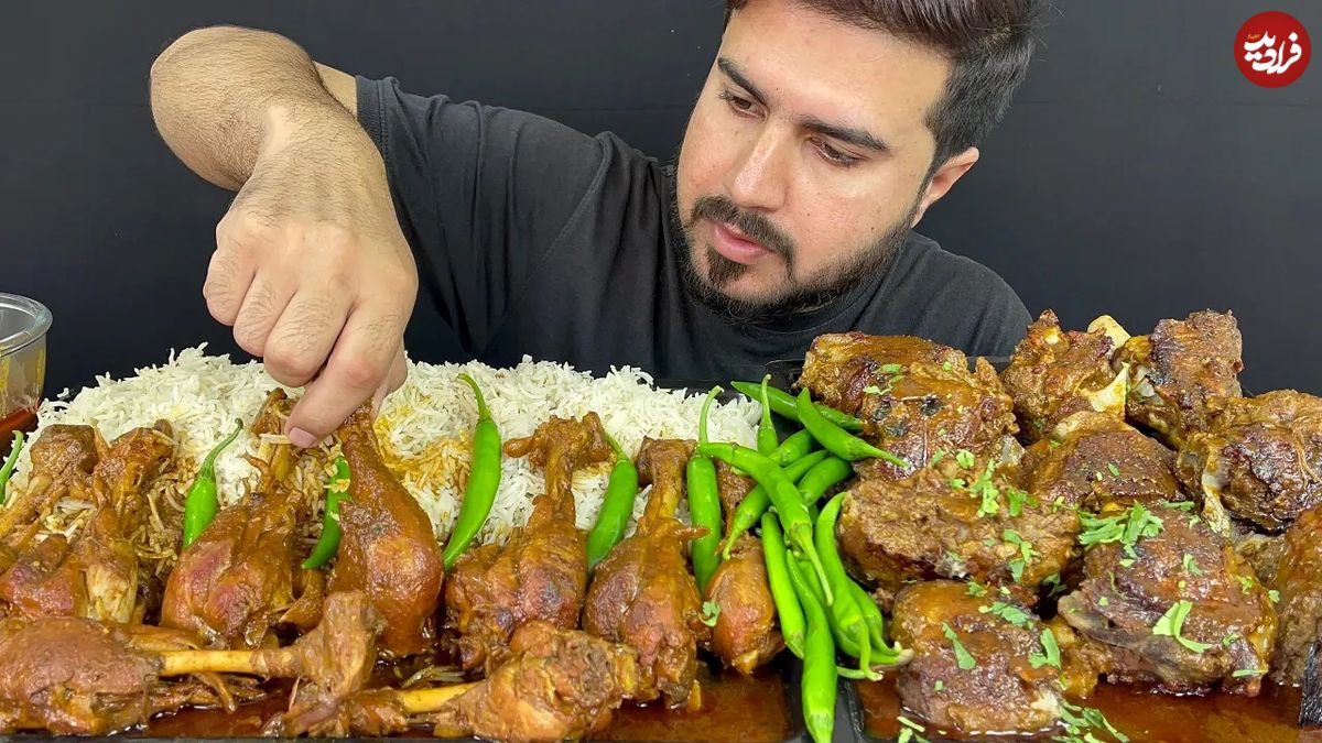 (ویدئو) غذا خوردن با صدا؛ خوردن 4 کیلوگرم مرغ + گوشت گوسفند + فلفل سبز + برنج توسط جوان پاکستانی