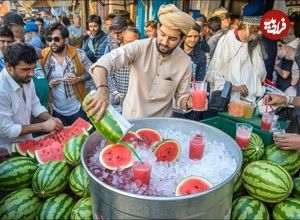 ببینید؛ غذای خیابانی در پاکستان؛ فرآیند تهیه آبمیوه نیشکر و هندوانه در راولپندی