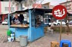 (ویدئو) غذای خیابانی در ترکیه؛ این پیرمرد 40 است که در یک کیوسک کباب می فروشد