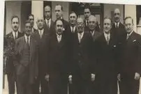 عکس| سفر در زمان؛ «فرج‌‌الله بهرامی، رئیس دفتر رضاخان در کنار برخی رجال نظامی