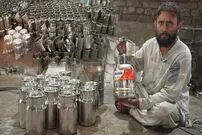 (ویدئو) مراحل دیدنی تولید ظرف شیر با فولاد ضد زنگ در پاکستان