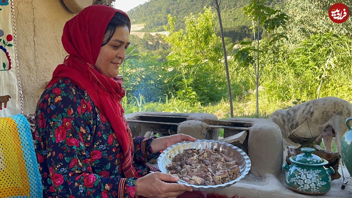 ببینید؛ غذای روستایی در ایران؛ مراحل طبخ کله پاچه به روش یک بانوی روستایی