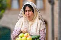 عکس| سفر زمان؛ تیپ و چهرۀ «طاووس» (سریال بامداد خمار) در خیابان‌های دبی