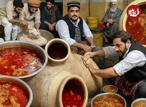ببینید| غذای خیابانی در پاکستان؛ طبخ سیری پای (کله پاچه) برای صبحانه در پیشاور