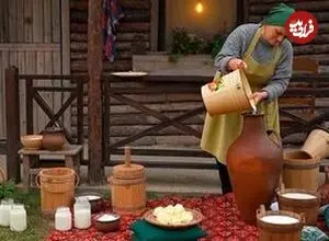 ببینید| غذای روستایی در آذربایجان؛ تهیه کره از شیر تازه گاو و پخت استیک روی آتش