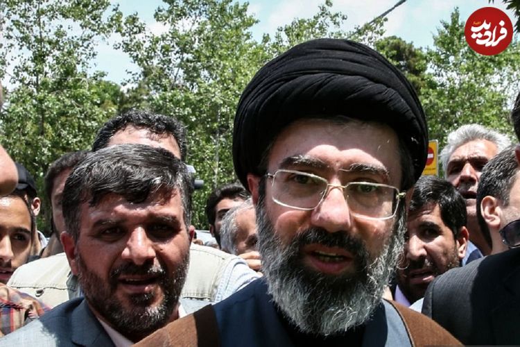عکس؛ سفر در زمان؛ «سیدمجتبی خامنه ای» با لباس بسیج در جبهه؛ دهه 60