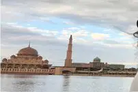 (ویدئو) مسجد پوترا الحاج در مالزی