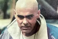 عکس| سفر در زمان؛ «جمشید هاشم پور» در 39 سالگی و در سومین فیلم اش بعد انقلاب؛ سال 62