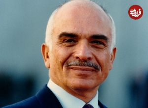 عکس| سفر در زمان؛ «ملک حسین، پادشاه اردن» و همسرش در ماشین در لندن؛ سال 1341
