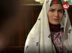 عکس| سفر در زمان؛ «غزاله اکرمی» بازیگر نقش سوجان در پشت صحنه سریال رحیل؛ سال 1402