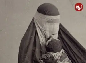 عکس| سفر زمان؛ تصویری از یک گدای نابینا و همسرش در تهران دوران قاجار
