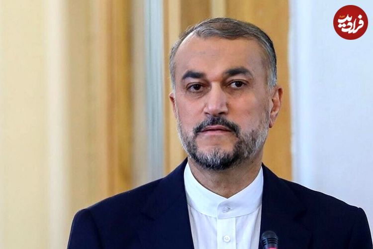 عکس؛ سفر به تاریخ؛ بوسۀ «حسین امیرعبداللهیان» بر پیشانی «سردار سلیمانی»؛ سال 96