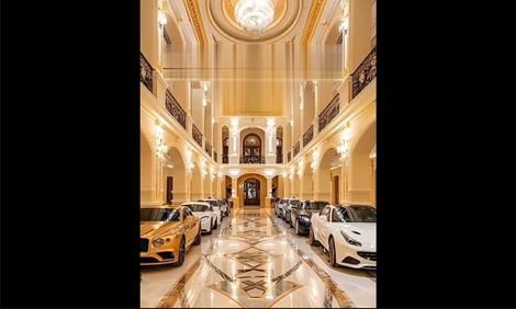 (ویدئو) کلکسیونی از لوکس ترین خودرو های دنیا در قصر رونالدو 