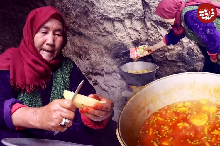 ببینید؛ غذای روستایی در افغانستان؛ پخت یک غذای سنتی با کدو سبز و لوبیا سبز